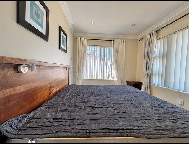 2 BEDROOM APARTMENT FOR SALE IN JEFFREYS BAY CENTRAL
